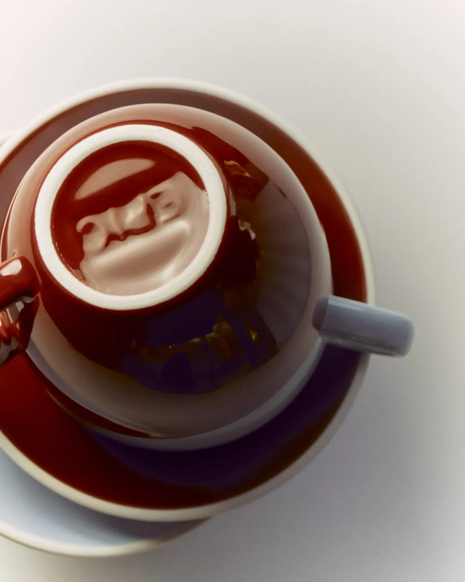 Fotografía de producto de dos tazas de EPIC
